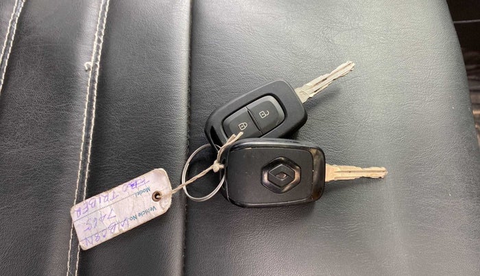 2022 Renault TRIBER RXT, Petrol, Manual, 5,750 km, Key Close Up