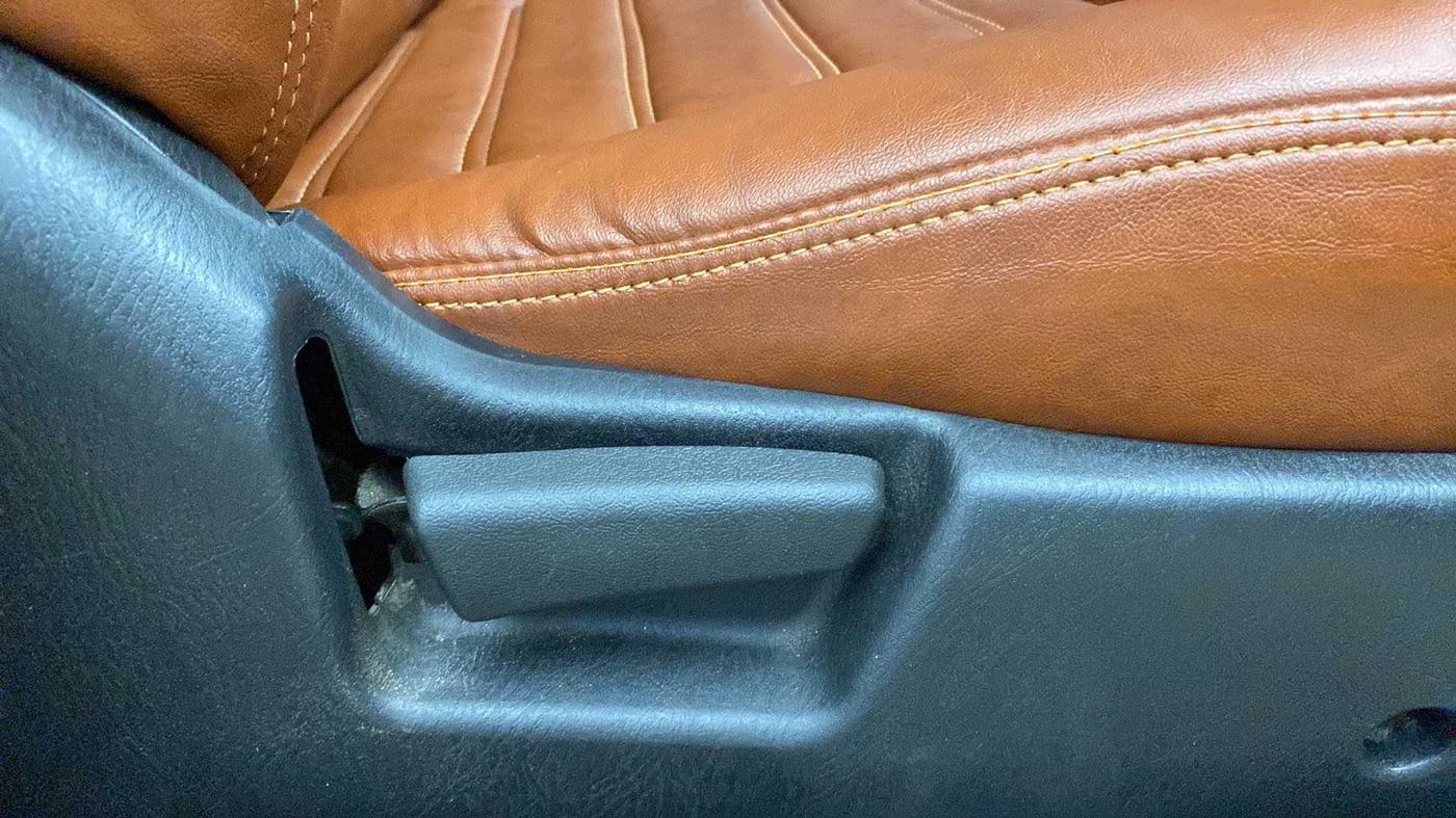 2020 Maruti Alto VXI, Petrol, Manual, 27,947 km, Driver Side Adjustment Panel
