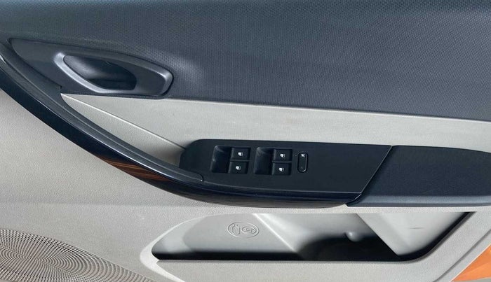 2017 Tata Tiago XT PETROL, Petrol, Manual, 57,607 km, Driver Side Door Panels Control