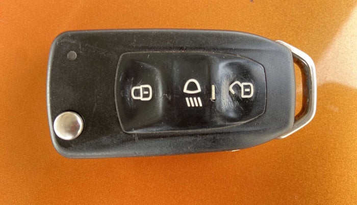 2017 Tata Tiago XT PETROL, Petrol, Manual, 57,607 km, Key Close Up