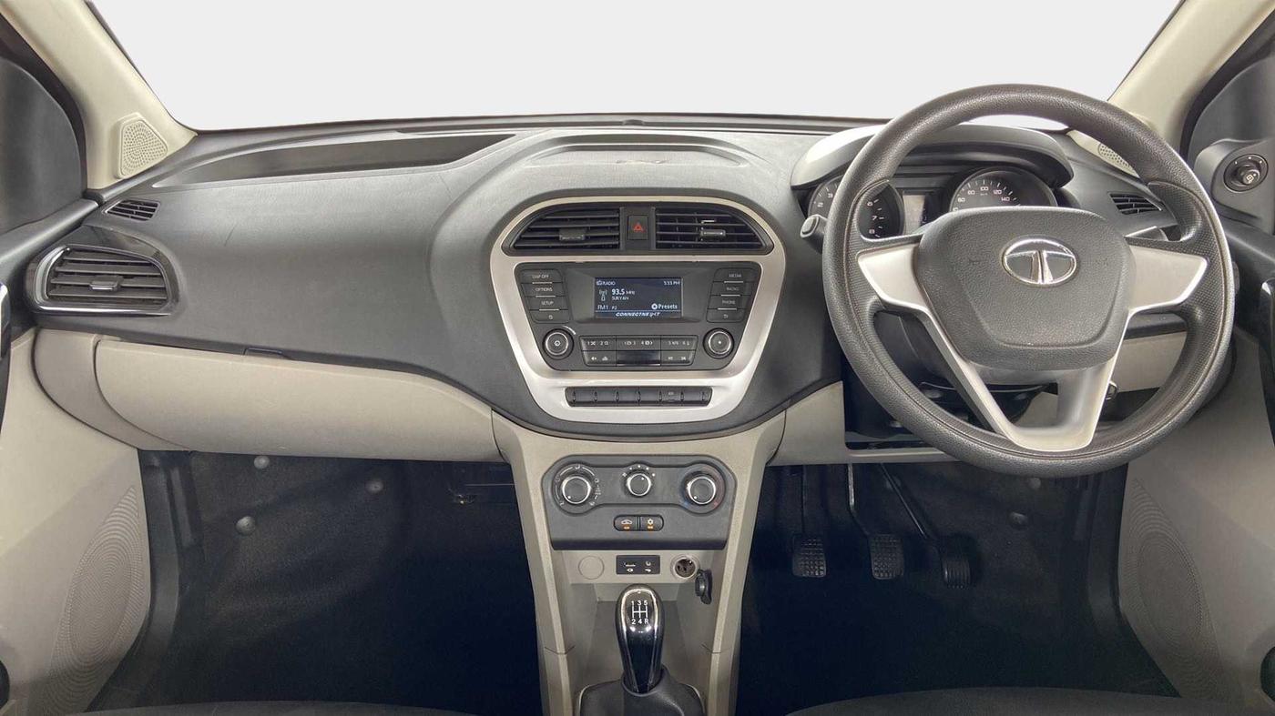 2017 Tata Tiago XT PETROL, Petrol, Manual, 57,607 km, Dashboard