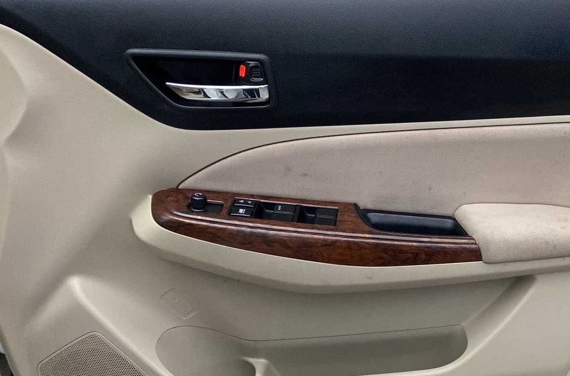 2018 Maruti Dzire VXI, Petrol, Manual, 40,157 km, Driver Side Door Panels Control