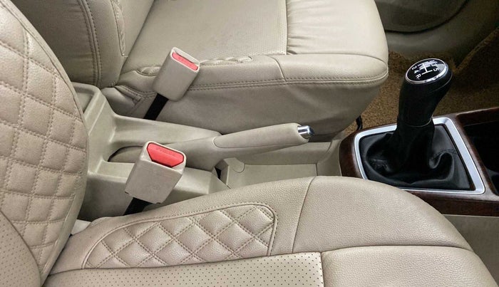 2018 Maruti Dzire VXI, Petrol, Manual, 40,157 km, Gear Lever