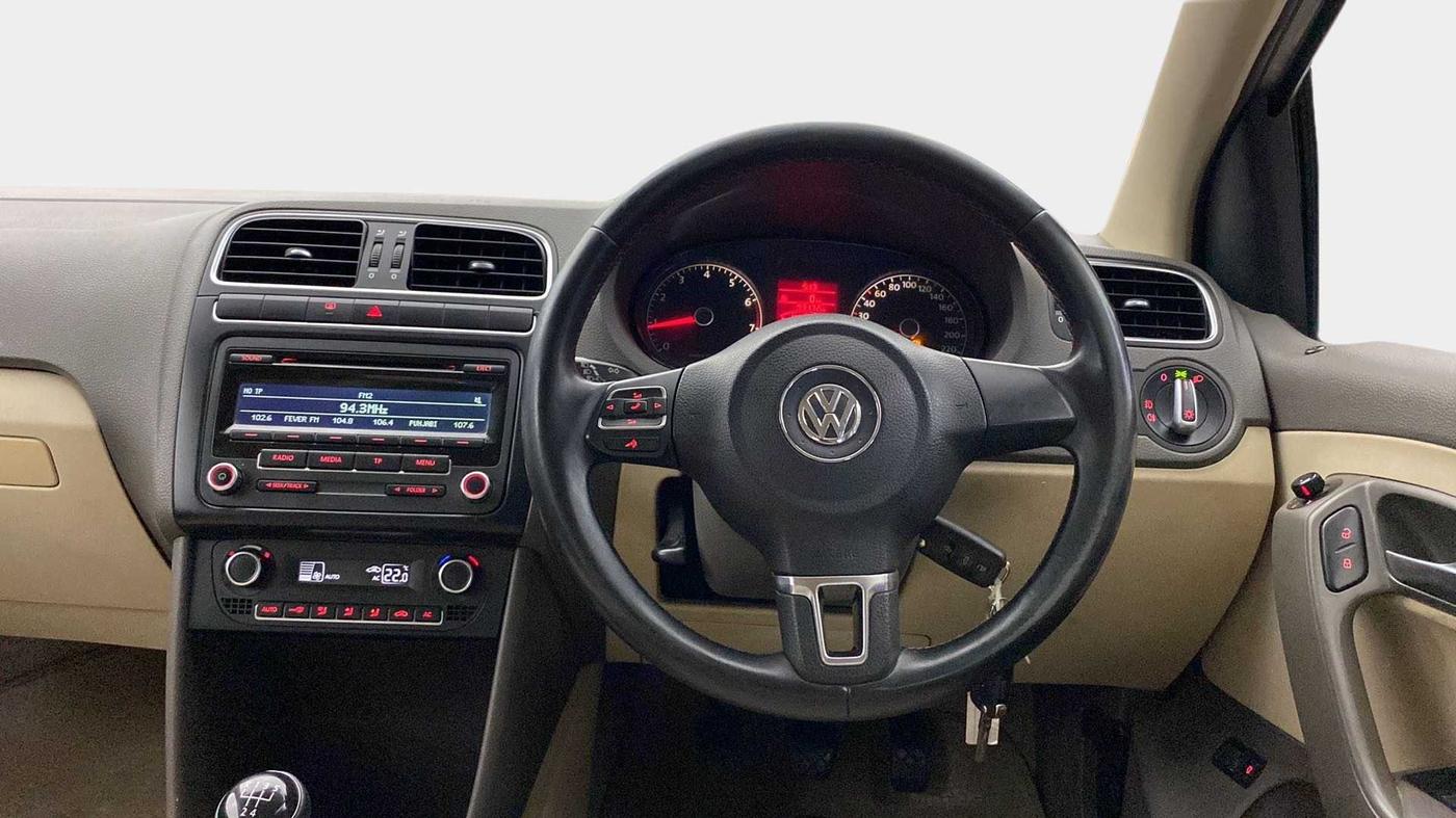2012 Volkswagen Vento HIGHLINE 1.6 MPI, Petrol, Manual, 93,165 km, Steering Wheel Close Up