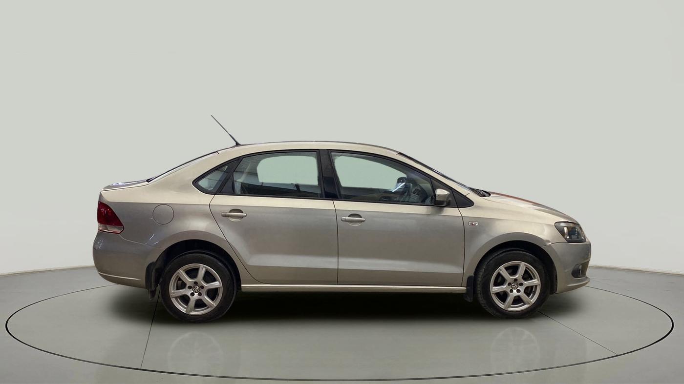 2012 Volkswagen Vento HIGHLINE 1.6 MPI, Petrol, Manual, 93,165 km, Right Side View