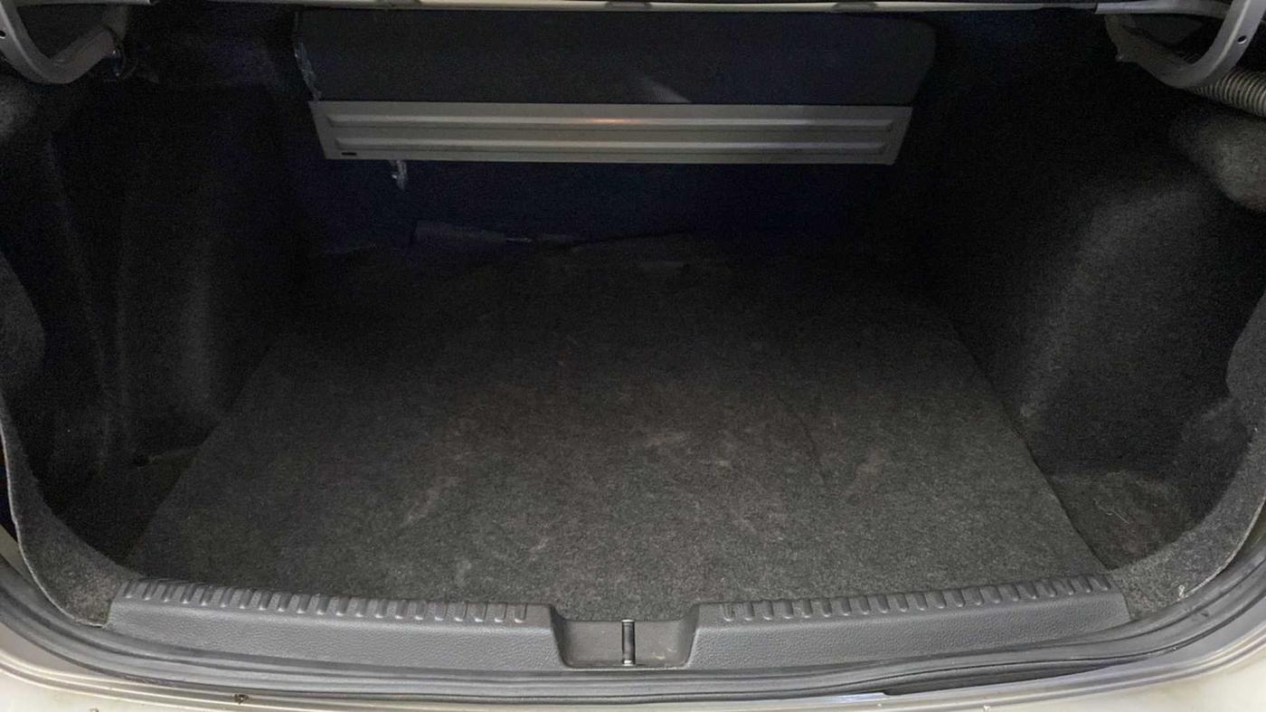2012 Volkswagen Vento HIGHLINE 1.6 MPI, Petrol, Manual, 93,165 km, Boot Inside