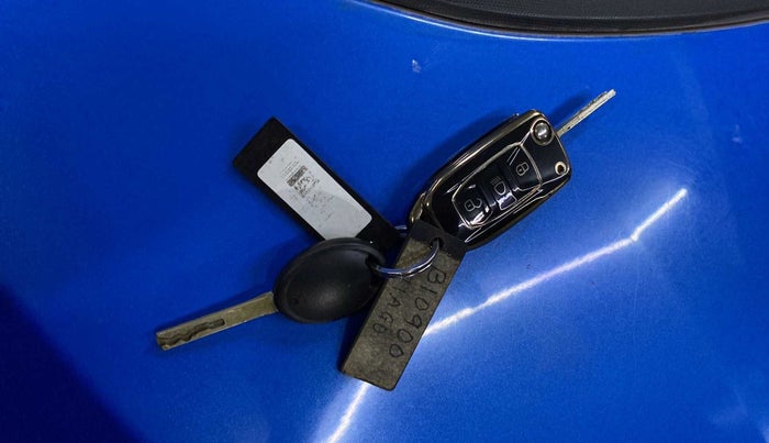 2020 Tata Tiago XZA PLUS PETROL, Petrol, Automatic, 6,375 km, Key Close Up