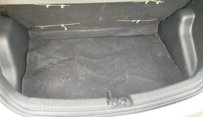 2014 Hyundai Grand i10 ASTA AT 1.2 KAPPA VTVT, Petrol, Automatic, 60,850 km, Boot Inside