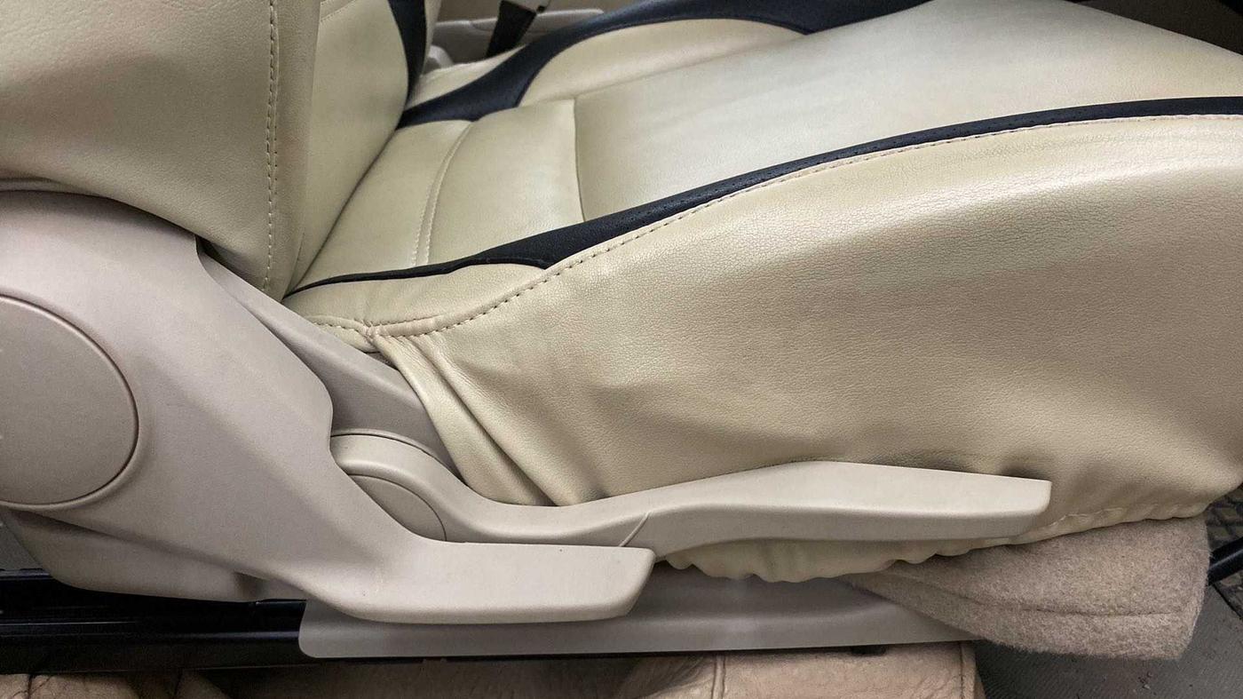2020 Maruti Dzire VXI, CNG, Manual, 30,892 km, Driver Side Adjustment Panel