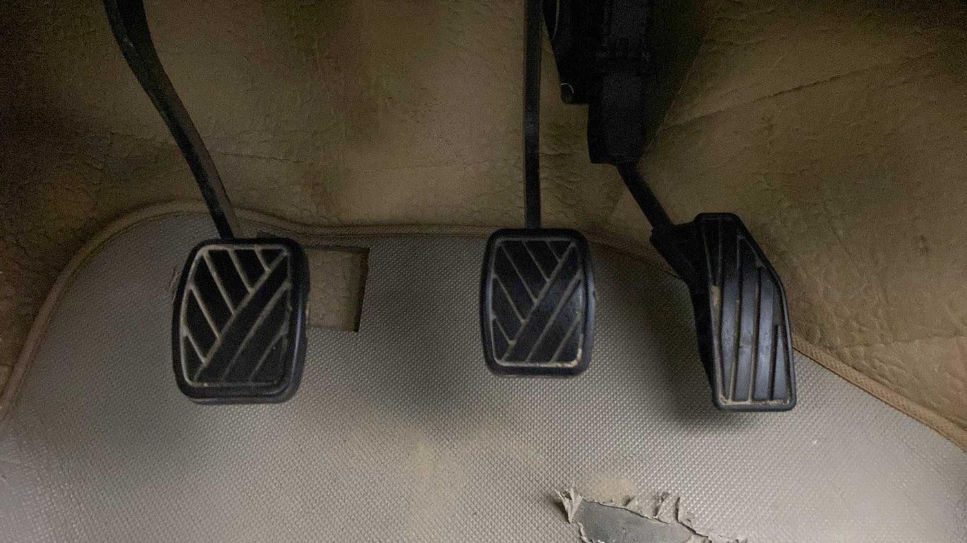 2020 Maruti Dzire VXI, CNG, Manual, 30,892 km, Pedals