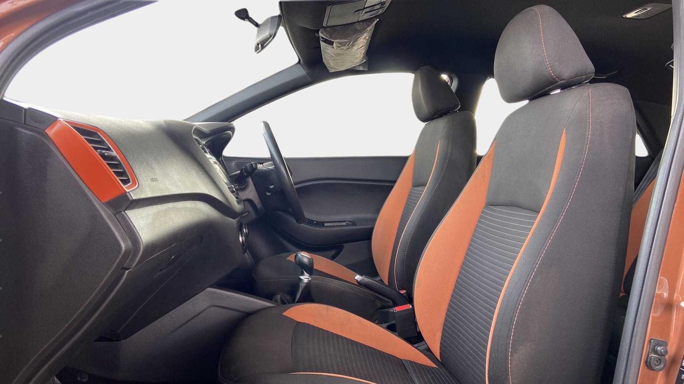 2016 Hyundai i20 Active 1.2 SX, Petrol, Manual, 68,396 km, Right Side Front Door Cabin