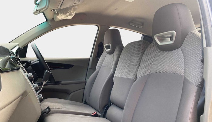 2017 Mahindra Kuv100 K8 6 STR, Petrol, Manual, 45,418 km, Right Side Front Door Cabin