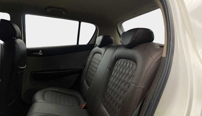2011 Hyundai i20 SPORTZ 1.2, Petrol, Manual, 89,586 km, Right Side Rear Door Cabin
