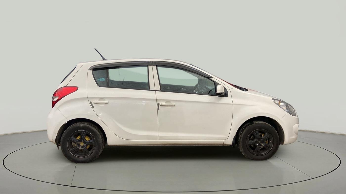 2011 Hyundai i20 SPORTZ 1.2, Petrol, Manual, 89,586 km, Right Side View