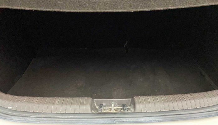 2011 Hyundai i20 SPORTZ 1.2, Petrol, Manual, 89,586 km, Boot Inside