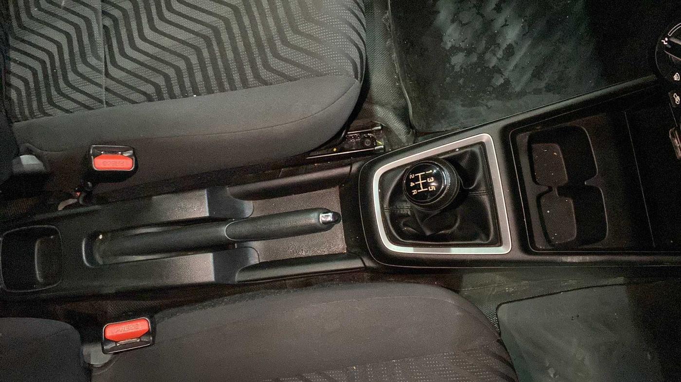 2019 Maruti Swift VXI, Petrol, Manual, 13,167 km, Gear Lever