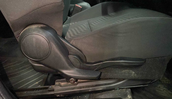 2019 Maruti Swift VXI, Petrol, Manual, 13,167 km, Driver Side Adjustment Panel