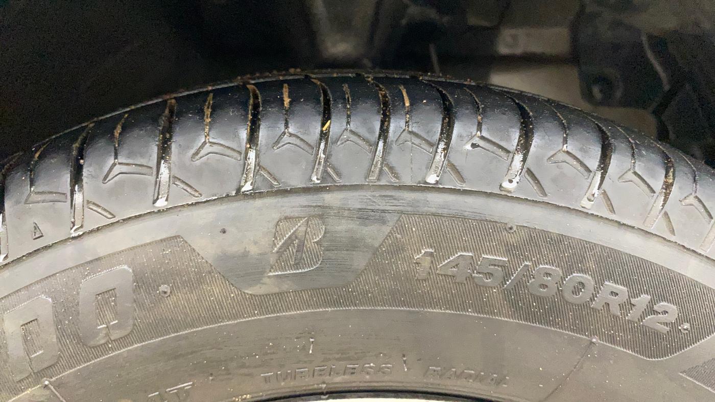 2014 Hyundai Eon D-LITE, Petrol, Manual, 59,177 km, Right Front Tyre Tread