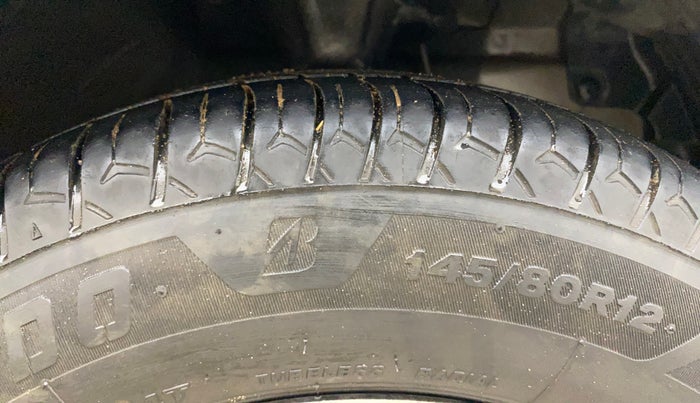 2014 Hyundai Eon D-LITE, Petrol, Manual, 59,177 km, Right Front Tyre Tread