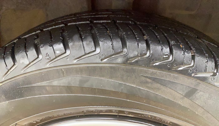 2019 Datsun Redi Go S 1.0 AMT, Petrol, Automatic, 29,332 km, Right Front Tyre Tread