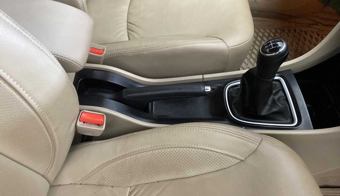 2020 Maruti Ciaz ALPHA 1.5 SHVS PETROL, Petrol, Manual, 26,202 km, Gear Lever