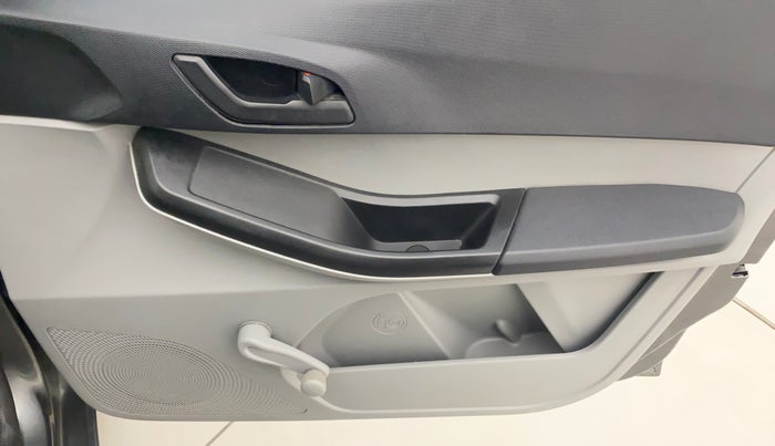 2021 Tata Tiago XE PETROL, Petrol, Manual, 43,193 km, Driver Side Door Panels Control