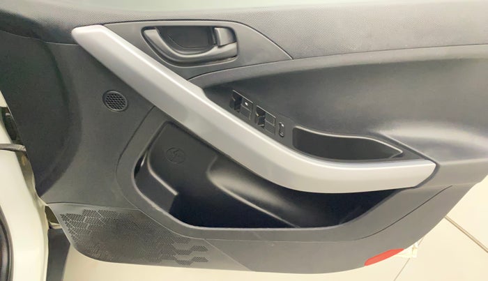 2022 Tata NEXON XM DIESEL, Diesel, Manual, 17,148 km, Driver Side Door Panels Control