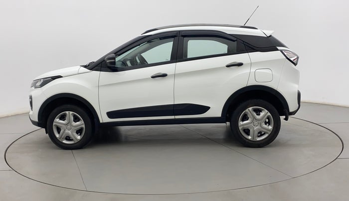 2022 Tata NEXON XM DIESEL, Diesel, Manual, 17,148 km, Left Side