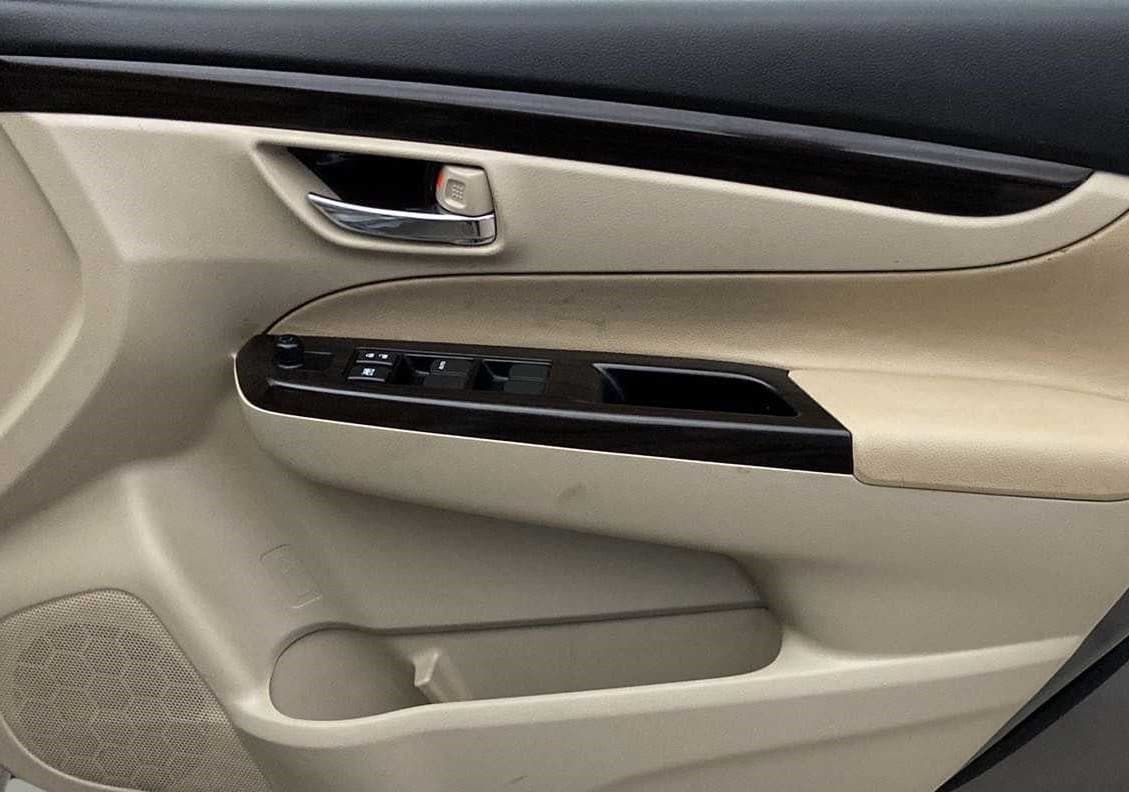 2018 Maruti Ciaz DELTA 1.4 AT PETROL, Petrol, Automatic, 46,874 km, Driver Side Door Panels Control