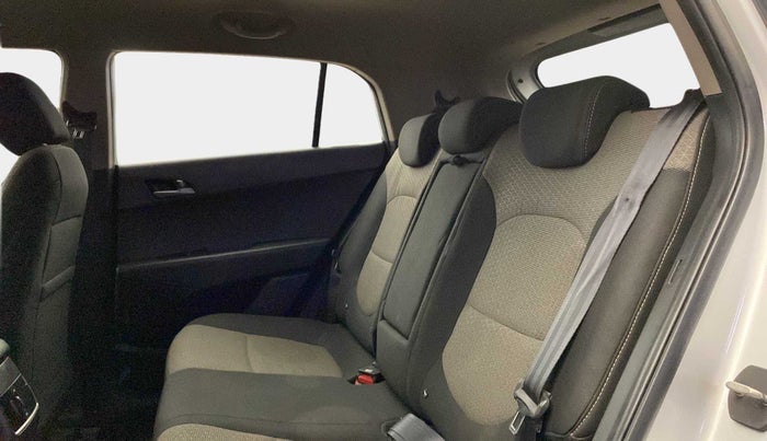 2017 Hyundai Creta SX PLUS AT 1.6 PETROL, Petrol, Automatic, 67,495 km, Right Side Rear Door Cabin