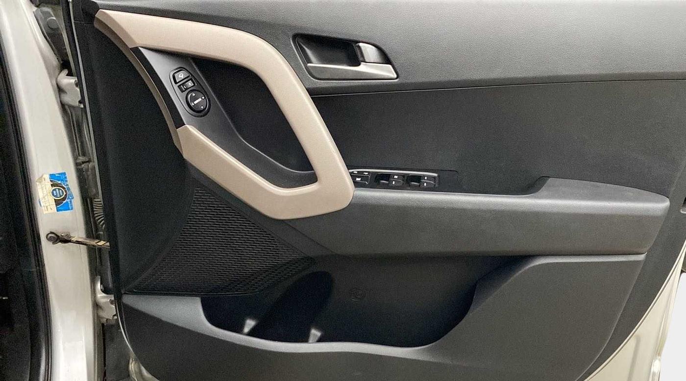 2017 Hyundai Creta SX PLUS AT 1.6 PETROL, Petrol, Automatic, 67,495 km, Driver Side Door Panels Control