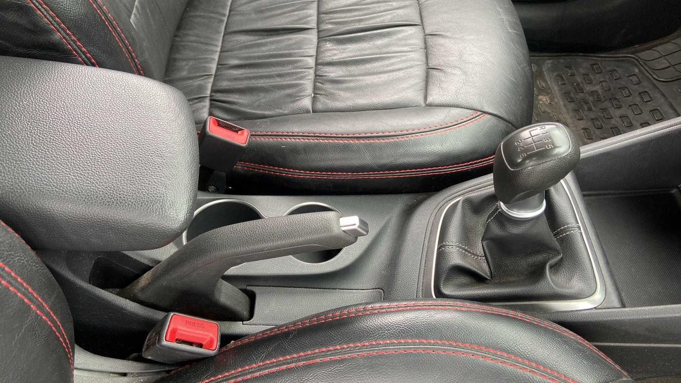 2018 Hyundai Verna 1.6 VTVT SX, Petrol, Manual, 37,823 km, Gear Lever