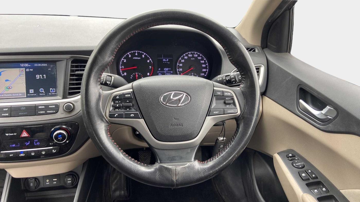 2018 Hyundai Verna 1.6 VTVT SX, Petrol, Manual, 37,823 km, Steering Wheel Close Up