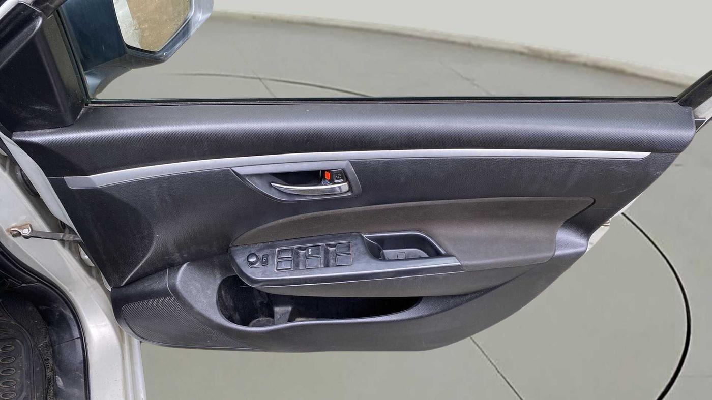 2014 Maruti Swift VXI, Petrol, Manual, 66,226 km, Driver Side Door Panels Control