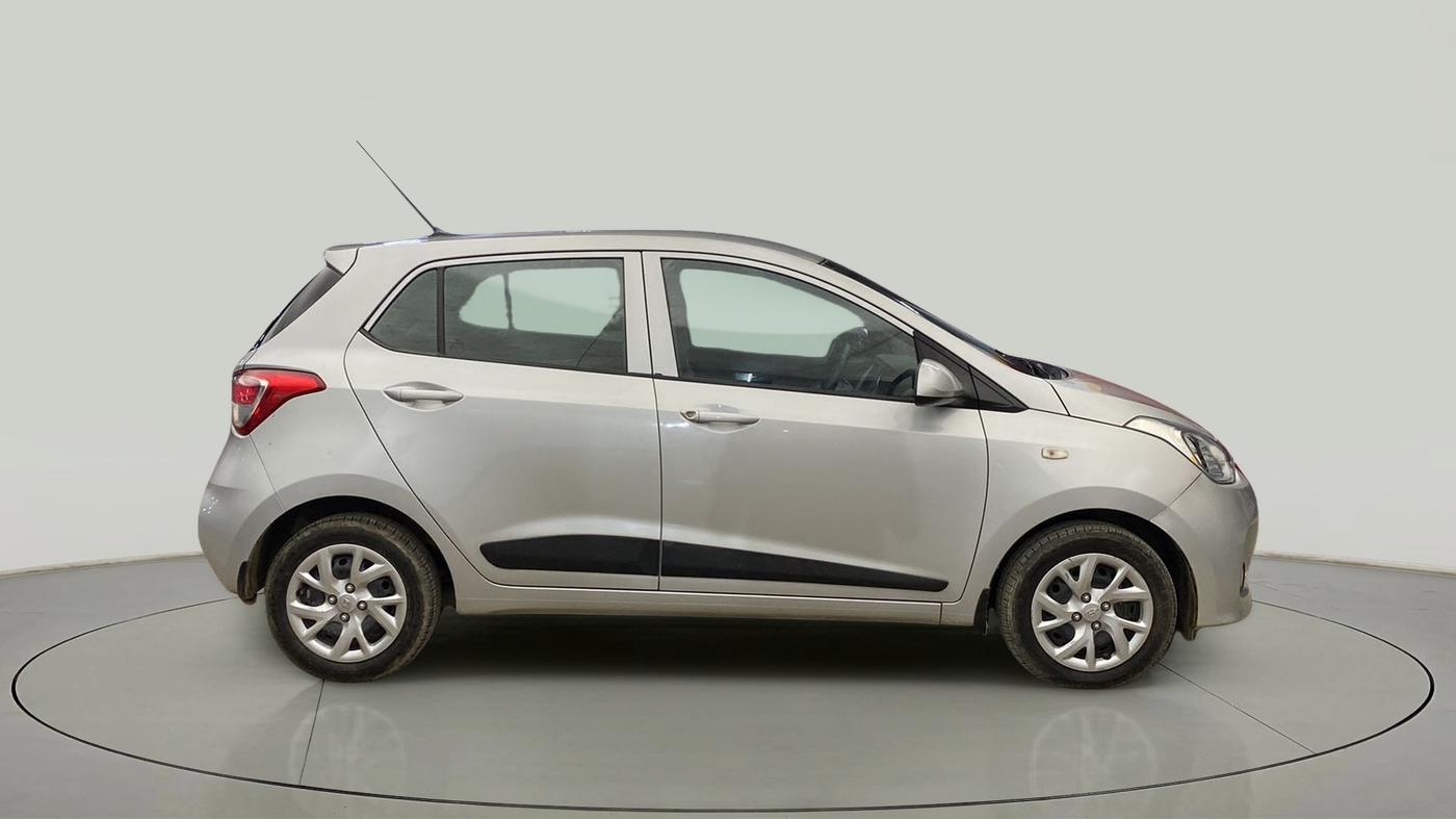2018 Hyundai Grand i10 MAGNA AT 1.2 KAPPA VTVT, Petrol, Automatic, 28,911 km, Right Side View