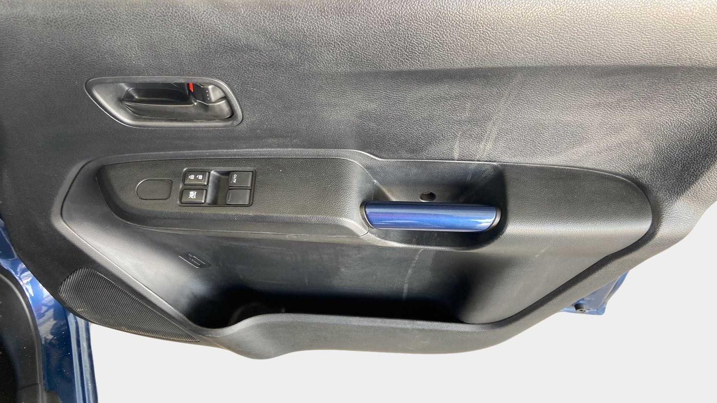 2022 Maruti IGNIS SIGMA 1.2, Petrol, Manual, 16,808 km, Driver Side Door Panels Control