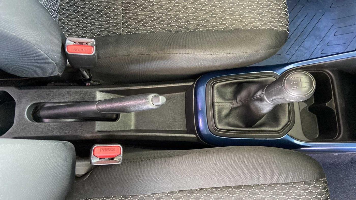 2022 Maruti IGNIS SIGMA 1.2, Petrol, Manual, 16,808 km, Gear Lever