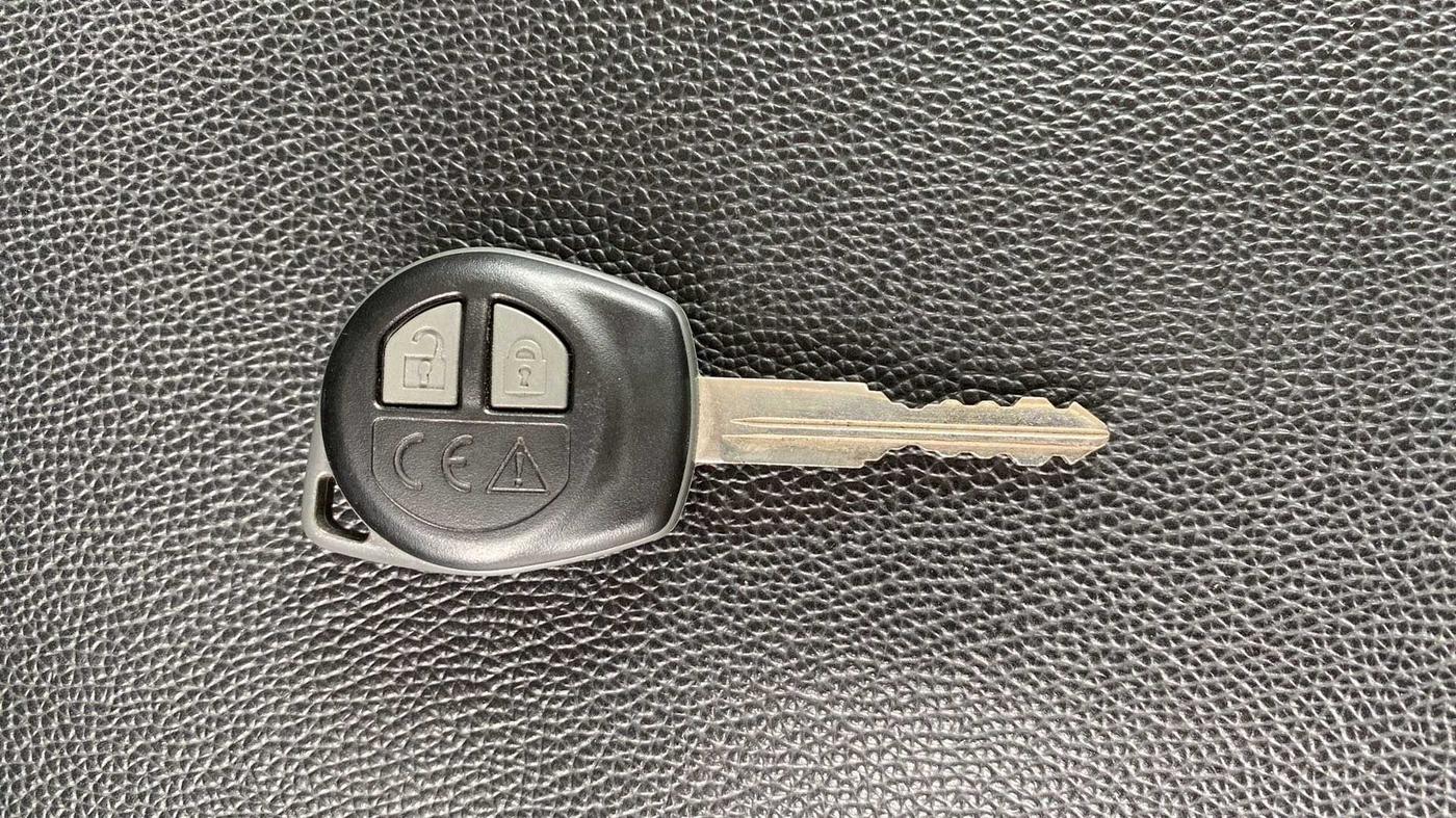 2020 Maruti Swift VXI, Petrol, Manual, 49,583 km, Key Close Up