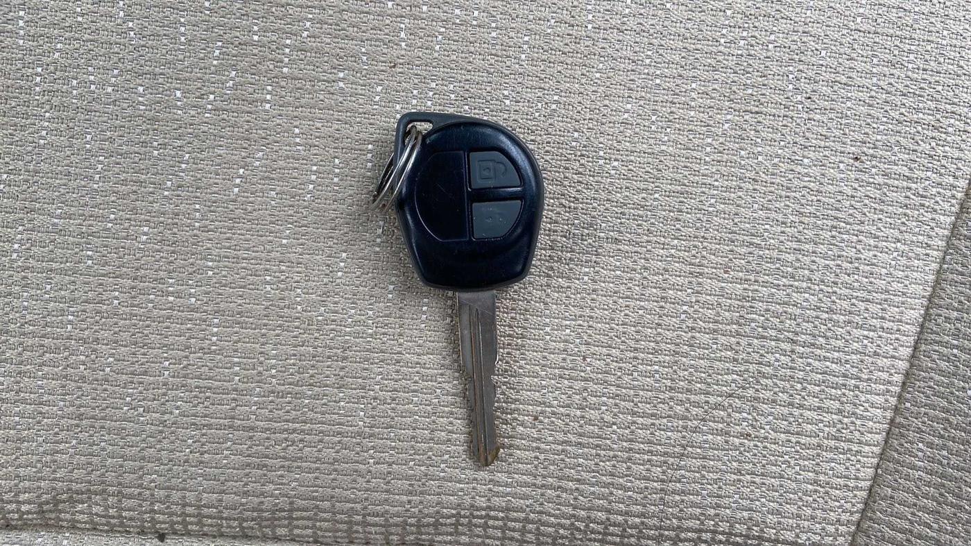 2015 Maruti Swift Dzire VXI, Petrol, Manual, 28,996 km, Key Close Up