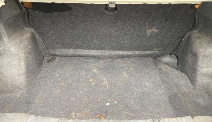 2015 Maruti Swift Dzire VXI, Petrol, Manual, 28,996 km, Boot Inside