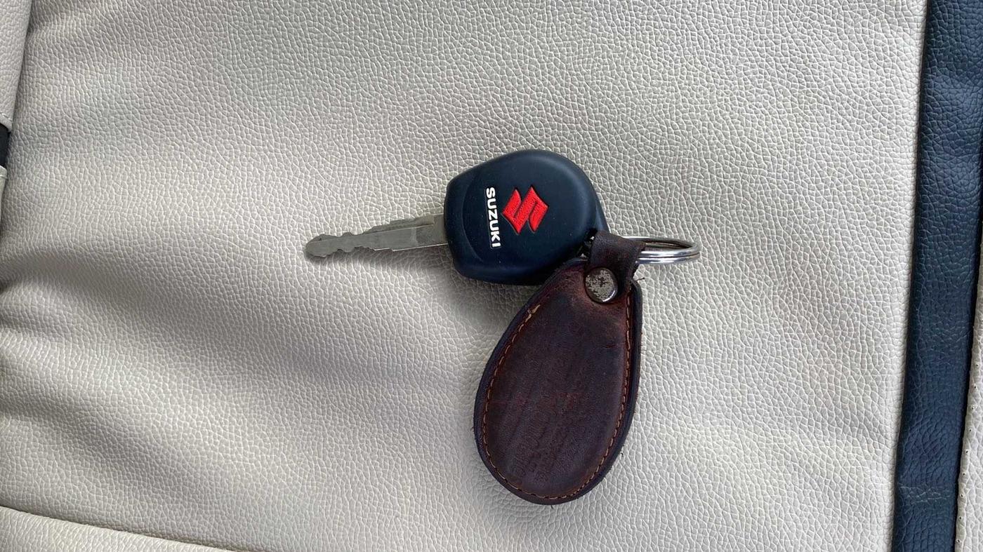 2018 Maruti Dzire VXI, Petrol, Manual, 52,395 km, Key Close Up