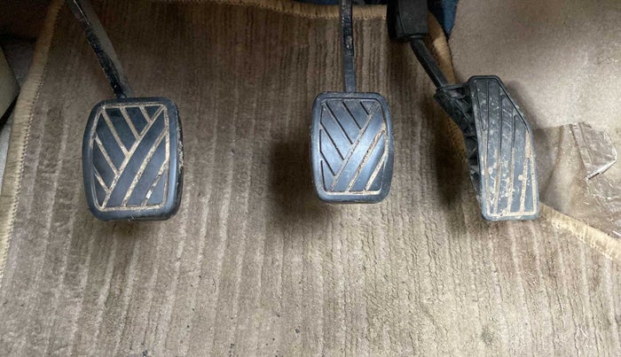 2018 Maruti Dzire VXI, Petrol, Manual, 52,395 km, Pedals