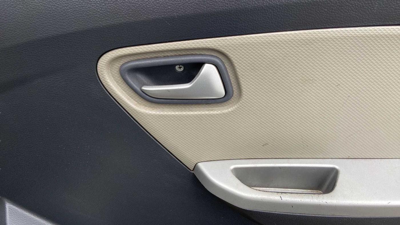 2016 Maruti Alto K10 VXI (O), Petrol, Manual, 95,277 km, Driver Side Door Panels Control