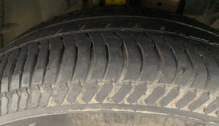 2020 Ford Ecosport TITANIUM 1.5L DIESEL, Diesel, Manual, 41,238 km, Right Front Tyre Tread