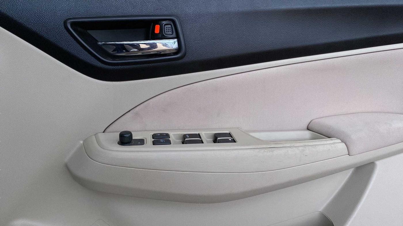 2018 Maruti Dzire VXI AMT, Petrol, Automatic, 86,837 km, Driver Side Door Panels Control