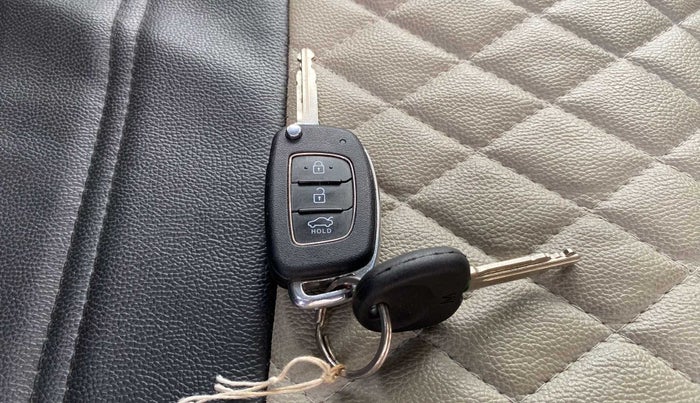 2023 Hyundai GRAND I10 NIOS SPORTZ AMT 1.2 KAPPA VTVT, Petrol, Automatic, 7,745 km, Key Close Up