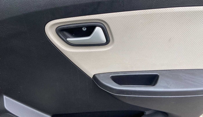 2019 Maruti Alto LXI, Petrol, Manual, 41,719 km, Driver Side Door Panels Control