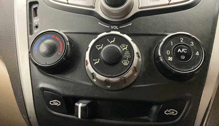 2013 Hyundai Eon SPORTZ, Petrol, Manual, 59,160 km, AC Unit - Main switch light not functional