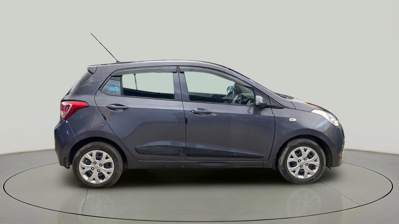 2016 Hyundai Grand i10 MAGNA 1.2 KAPPA VTVT, Petrol, Manual, 32,675 km, Right Side View