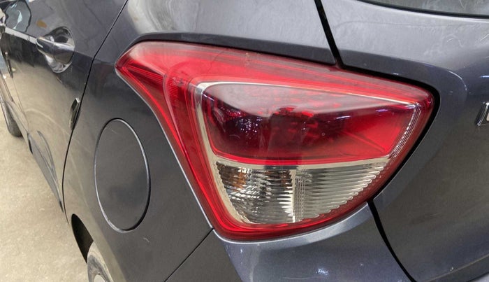 2016 Hyundai Grand i10 MAGNA 1.2 KAPPA VTVT, Petrol, Manual, 32,675 km, Left tail light - Minor scratches